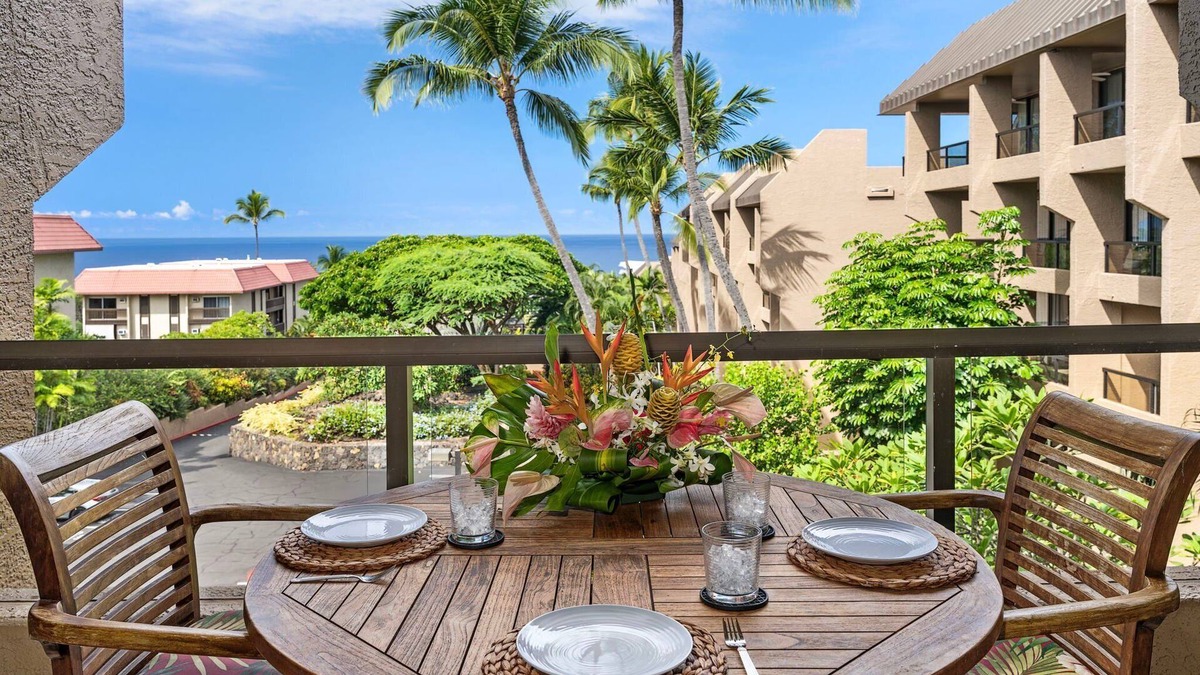 Historic Kailua Village Condo | 🏖️Ocean Views, Walk to Kona Town, Pool & AC