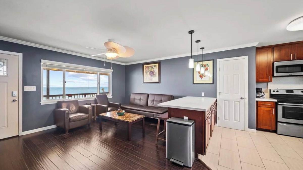 Punaluu House | Oceanfront 30-Day Retreat: 4BR, 2 Private Units, AC & Kayaks