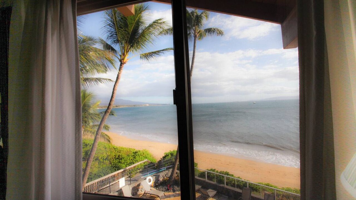 Kihei Condo | OCEANFRONT CONDO - Fall Prices SLASHED! Kihei Sands - Unit B8