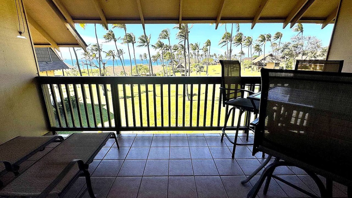 Maunaloa Condo | Oceanfront Condo w/Loft & Pool at Kepuhi Beach