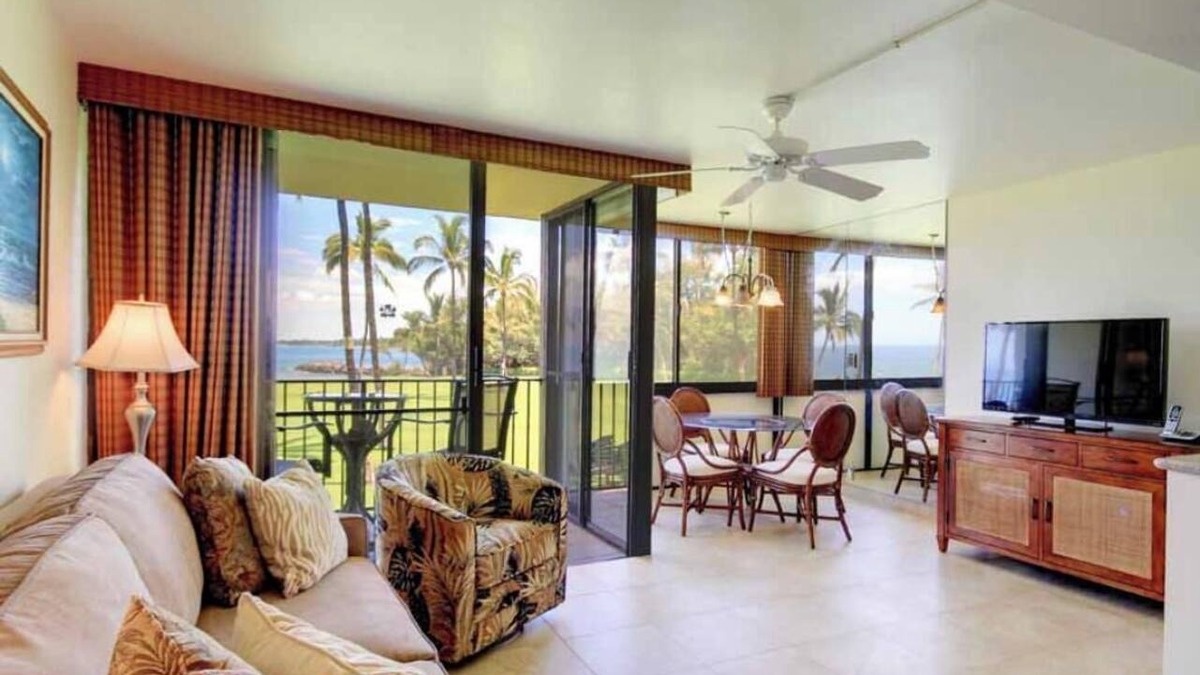 Kihei Condo | Oceanfront Escape: Kihei Surfside #211 – W/Gorgeous Views & Grounds
