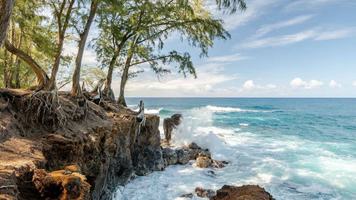 Pepeekeo House | Oceanfront Getaway w/A/C in Gated Hamakua Coast