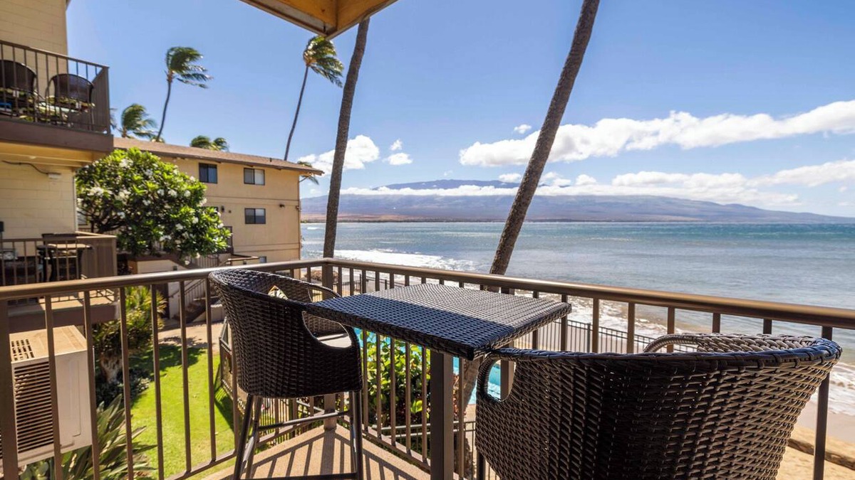 Maalaea Condo | Oceanfront Hono Kai B7 Escape Maui Condo Pool & Walk to Beach -Ma’alaea Bay