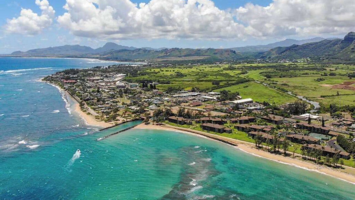 Kapaa Condo | Oceanfront Kapaa Condo with Balcony, Pool & Hot Tub - 50 ft to Beach