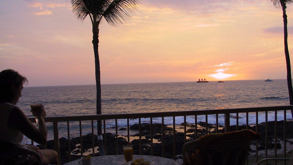 Historic Kailua Village Condo | OCEANFRONT Kona Reef, Top Rated Reviewsnn