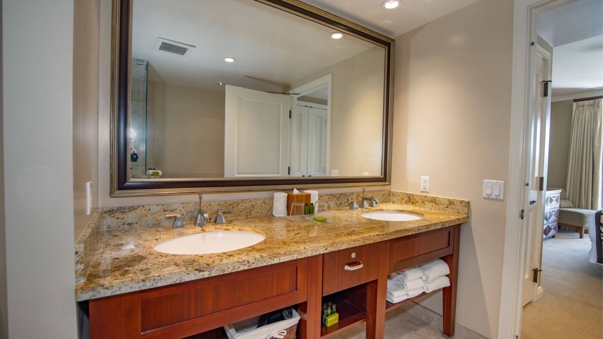 Honokowai Hotel | Oceanfront Lahaina Retreat | 2 Bedroom Resort View at Honua Kai Resort & Spa