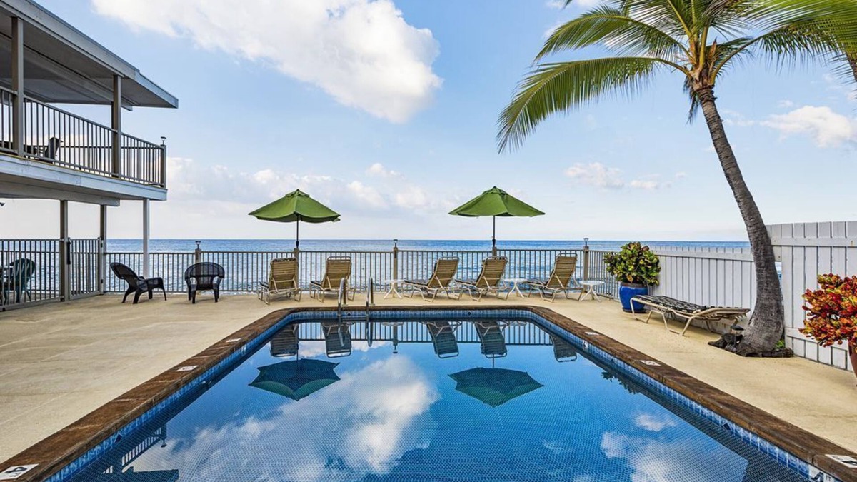 Kailua-Kona Condo | Oceanfront Living, Island Style