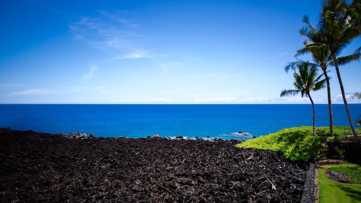 Waikoloa Condo | Oceanfront Luxury Top-Floor Unit Stay—Stunning Views, See Dolphins swim by!
