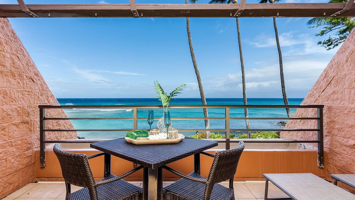 Honokowai Condo | Oceanfront Luxury | Best View at Kuleana | AC | Pool | Lanai 614