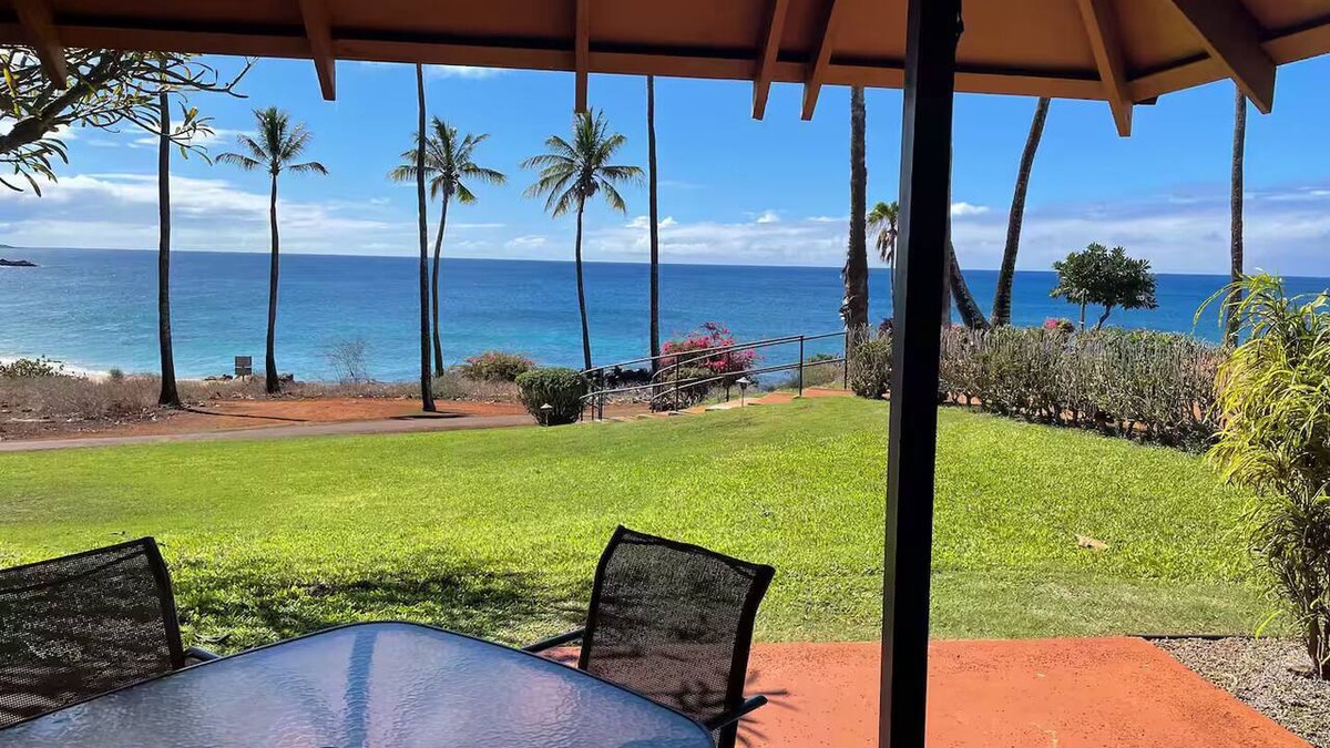 Maunaloa Cottage | Oceanfront Molokai Cottage with Unobstructed Sunset Views