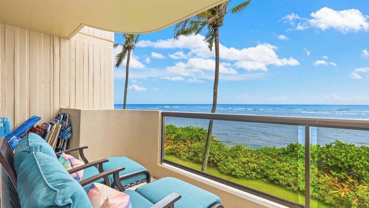 Mokuleia Condo | Oceanfront North Shore Escape | Remodeled 1-Bedroom, 2-Bath Condo