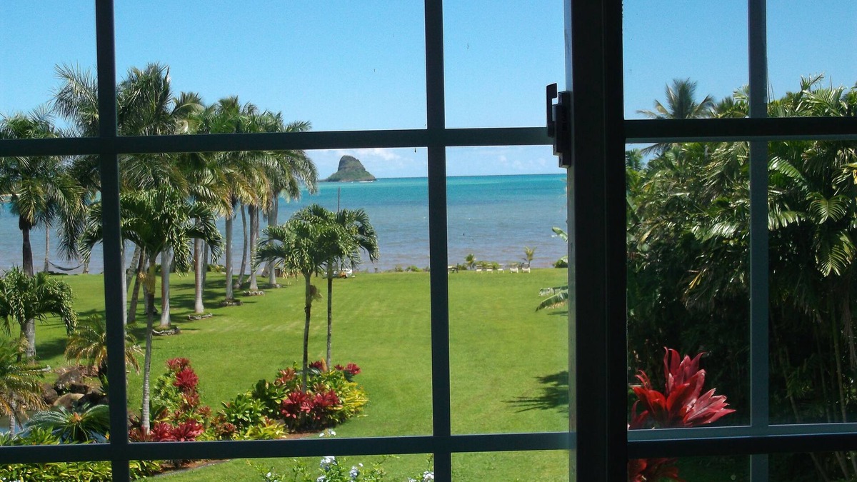 Waikane House | Oceanfront - one acre on Kaneohe Bay!