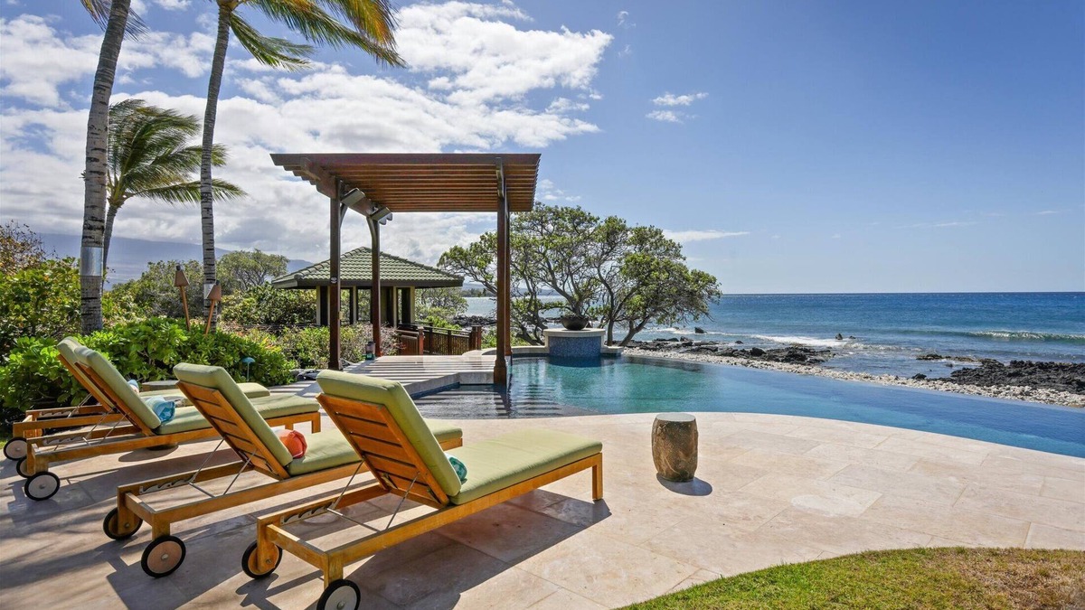 Waikoloa House | Oceanfront Pacific Sunset Villa: Pool, Hot Tub, Theater