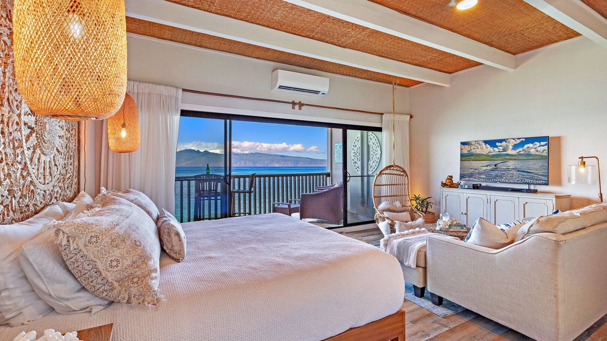 Kahana Condo | Oceanfront Studio-Breathtaking Views-Pohailani 303-5 Stars-Rest and Recharge