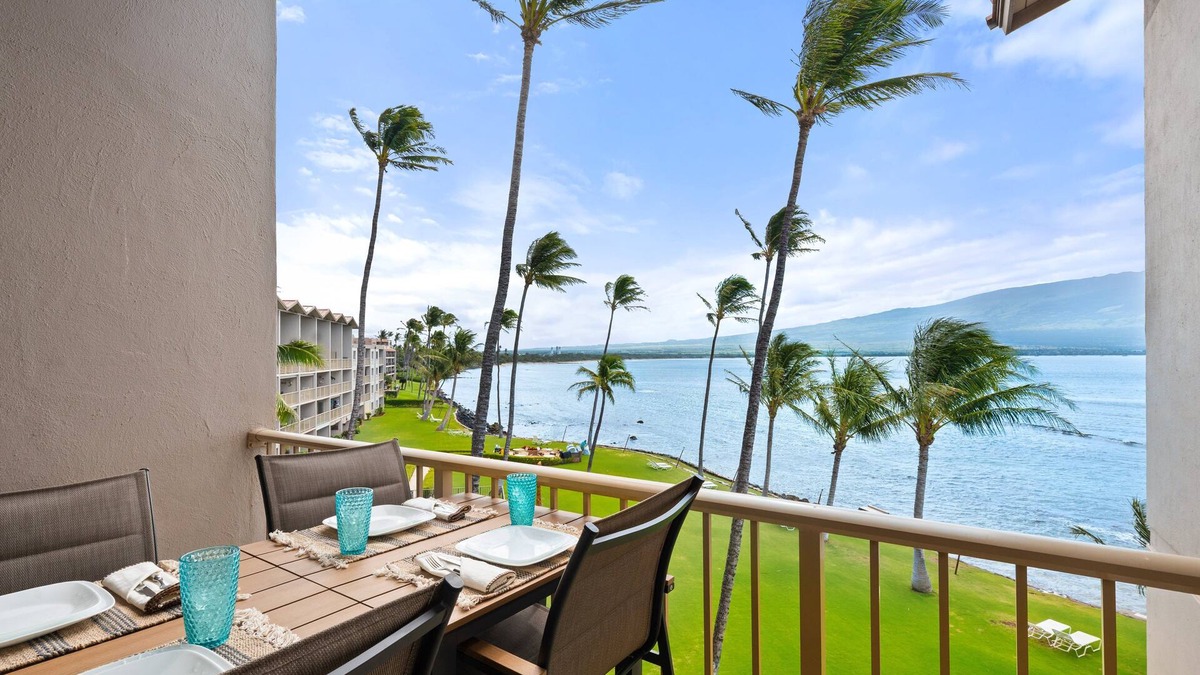 Maalaea Condo | Oceanview 2BR/2BA Condo w/Pool, A/C, Balcony & Beach Access – Maalaea Kai 403