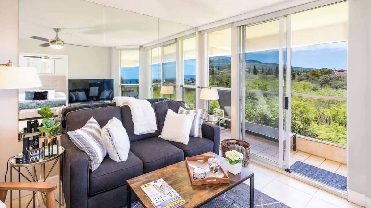 Kihei Condo | Oceanview Retreat | Walk to Beach & Restaurants