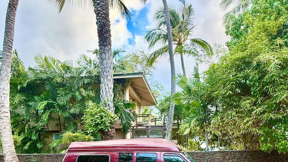 Kahului House | Ohana Hi-top Maui Camper Van