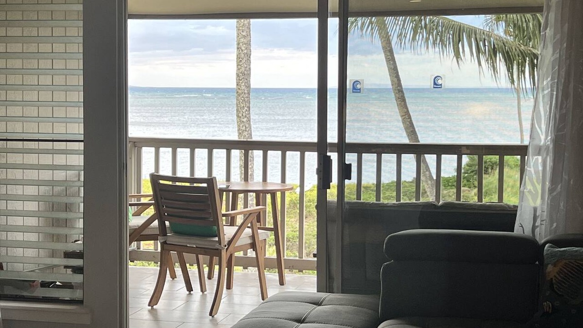 Ualapue Condo | Old Hawaii at its best Molokai Wavecrest Resort condo Ocean and West Maui views