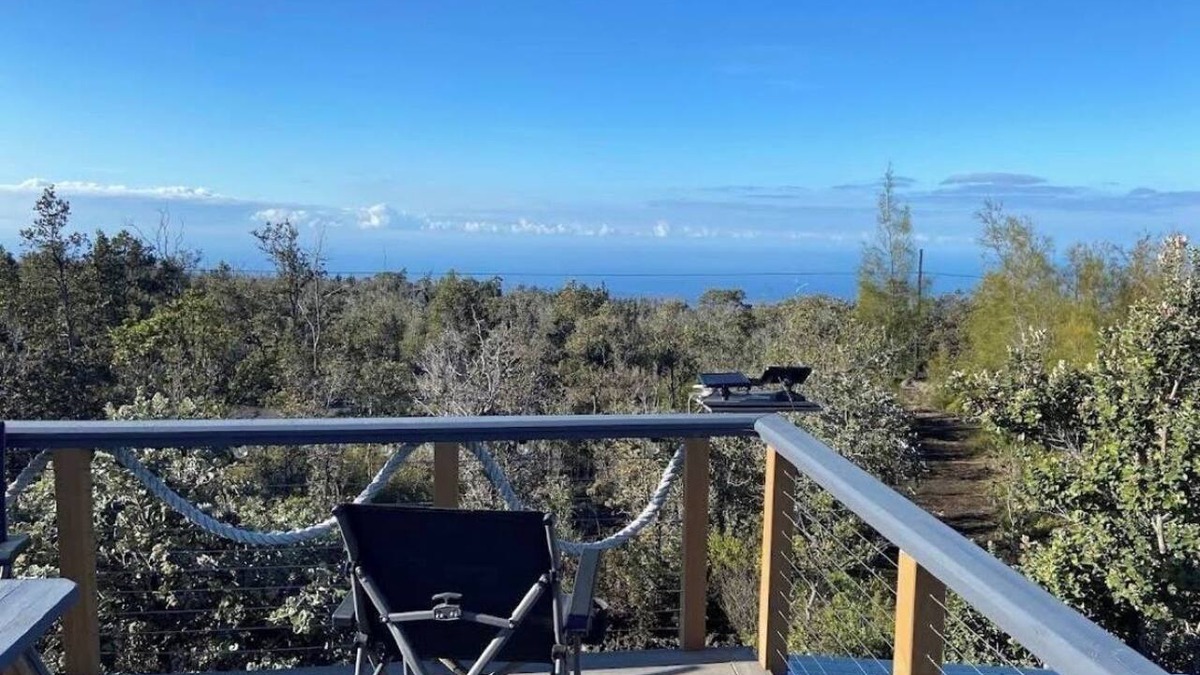 Ocean View Cabin | One bedroom cabin with fridge,kitchen and shower close to the clean toilets.