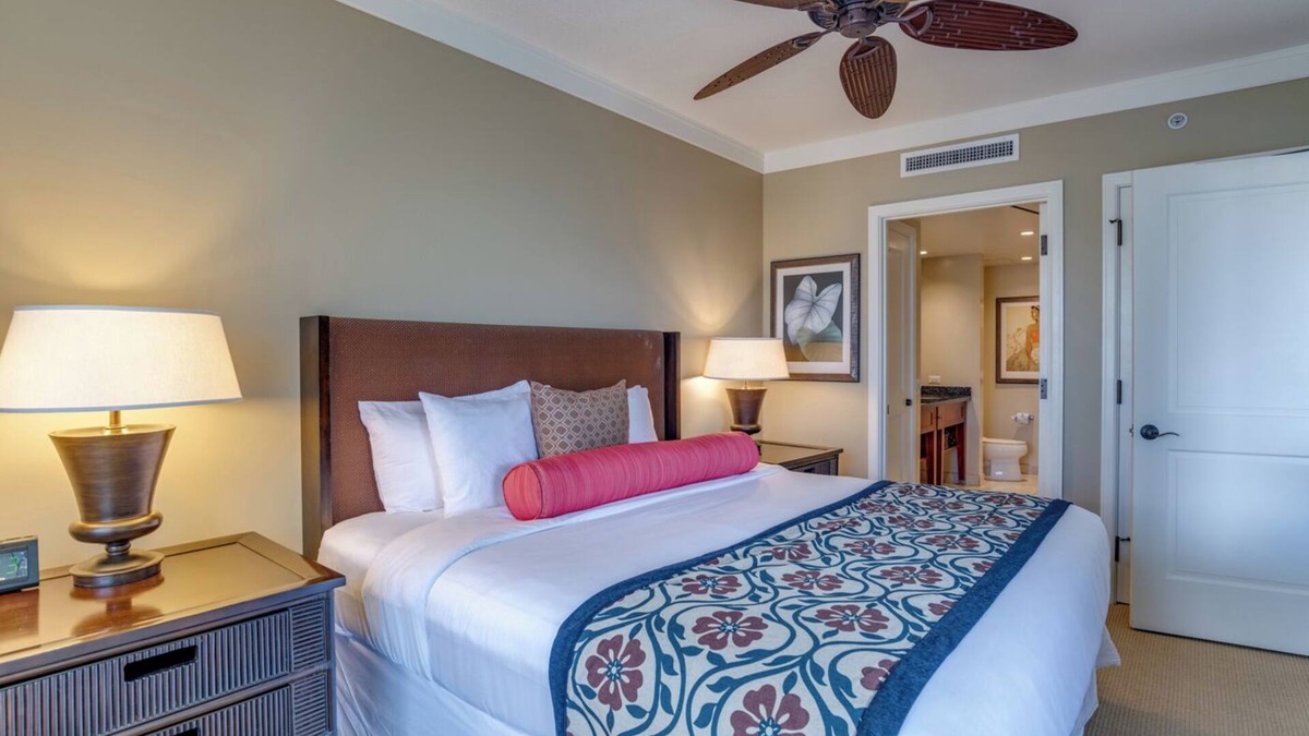 Honokowai Hotel | One Bedroom Resort View with Onsite Pool and direct access to Kaanapali Beach