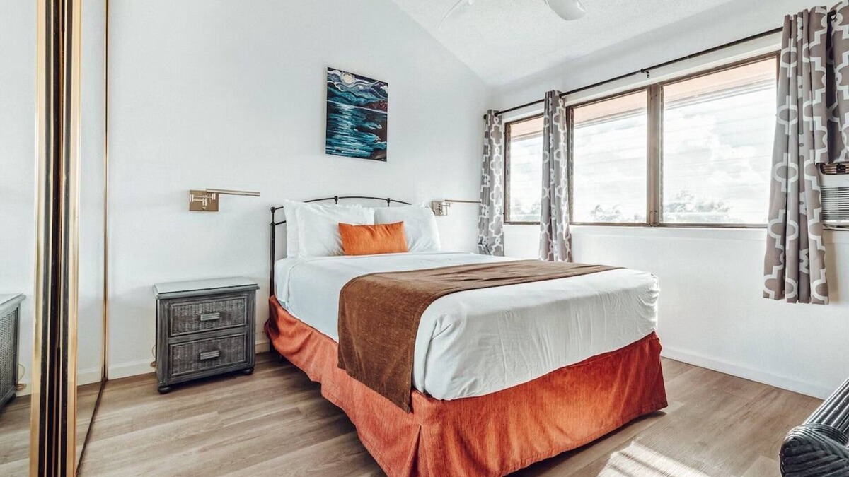 Nawiliwili Apartment | One Unit | Free Parking | Direct Pool Access | Near Wilcox Road