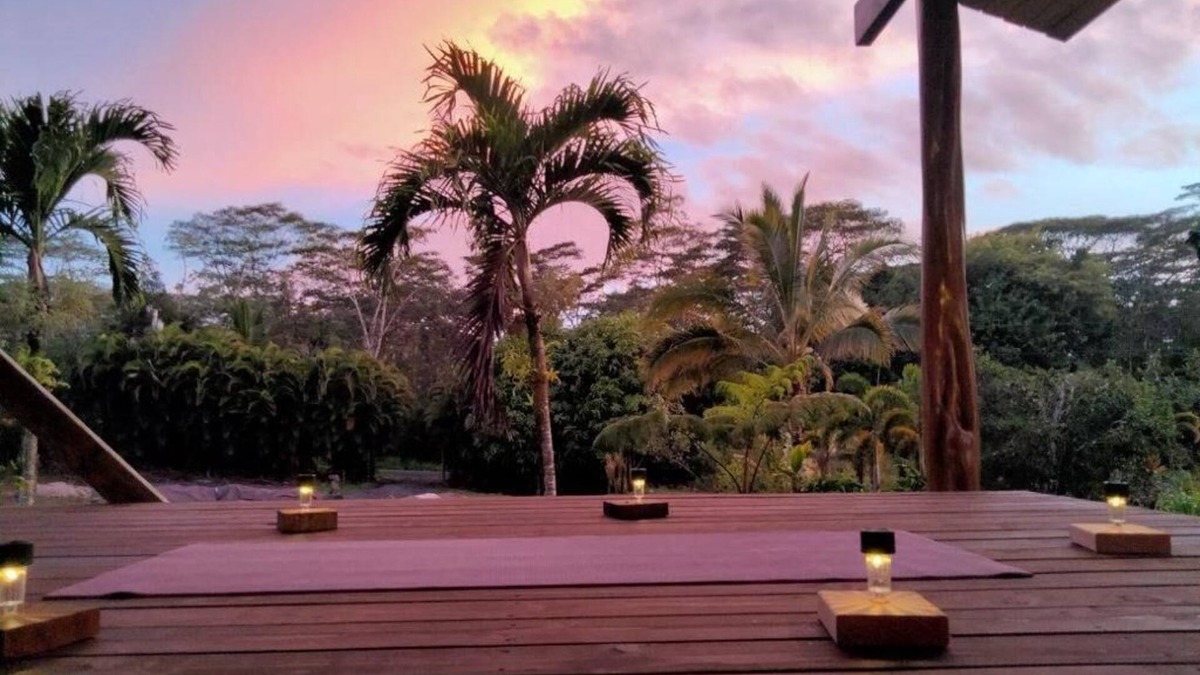 Keaau House | Open spacious Kitchen/Living Room, 800 sq ft deck, 8 blocks from the ocean