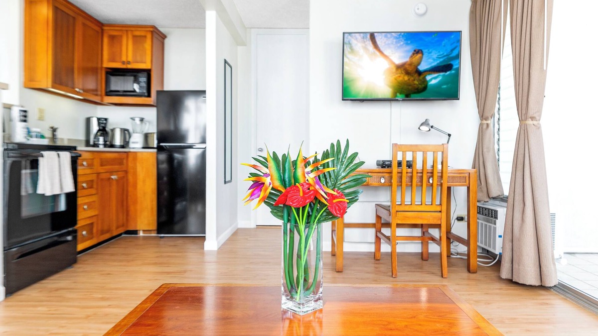 Waikiki Apartment | Pacific Monarch - 1 BR - Ocean & City Views
