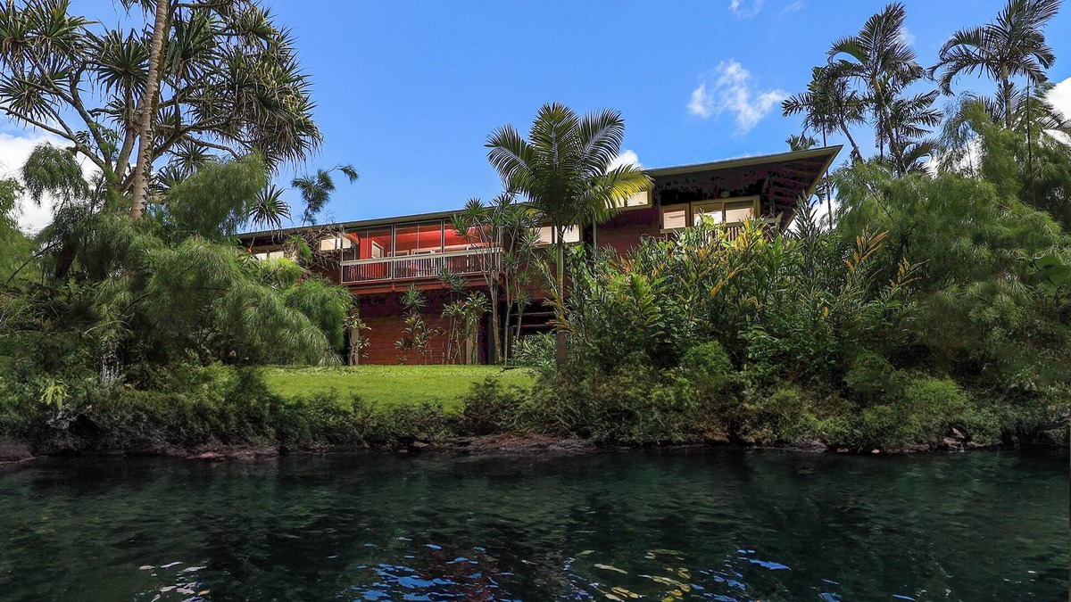 Wainiha House | Paddle to a Secluded Beach Experience Old Hawaiʻi 50+ Year Local Expert Host