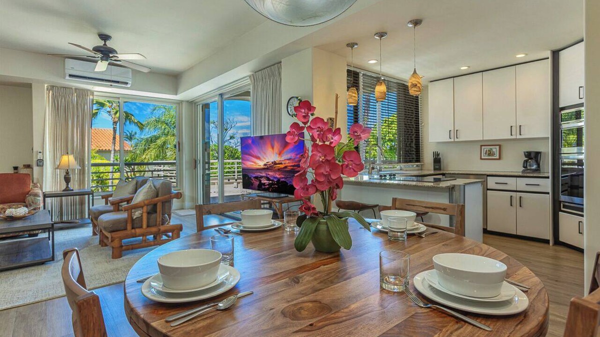 Wailea Condo | Palms at Wailea 406 Spacious Condo, Large Lanai, A/C, Partial Ocean View