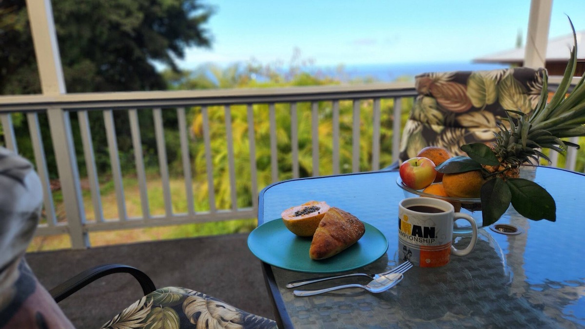 Kailua-Kona House | Panoramic Views, King Bed, Private, Close to Town.