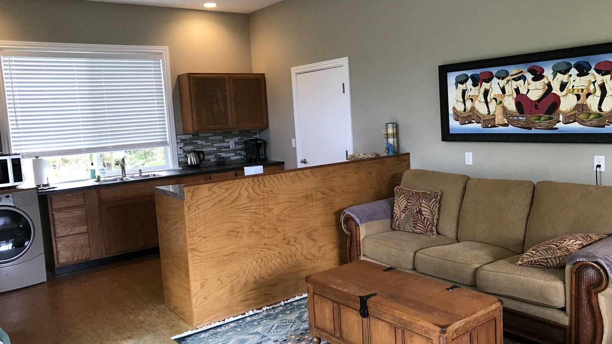 Honomu Cottage | Paradise on park like estate with beautiful ocean and mountain view