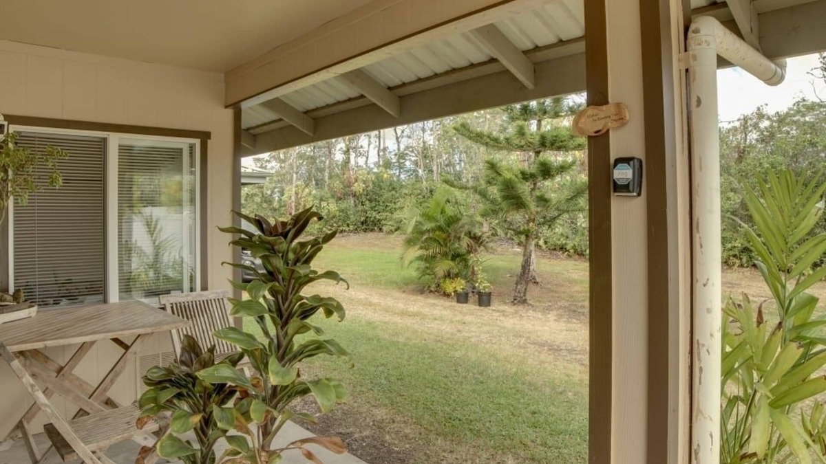Keaau Apartment | Peaceful Private Studio with Soaking Tub, TV & WIFI