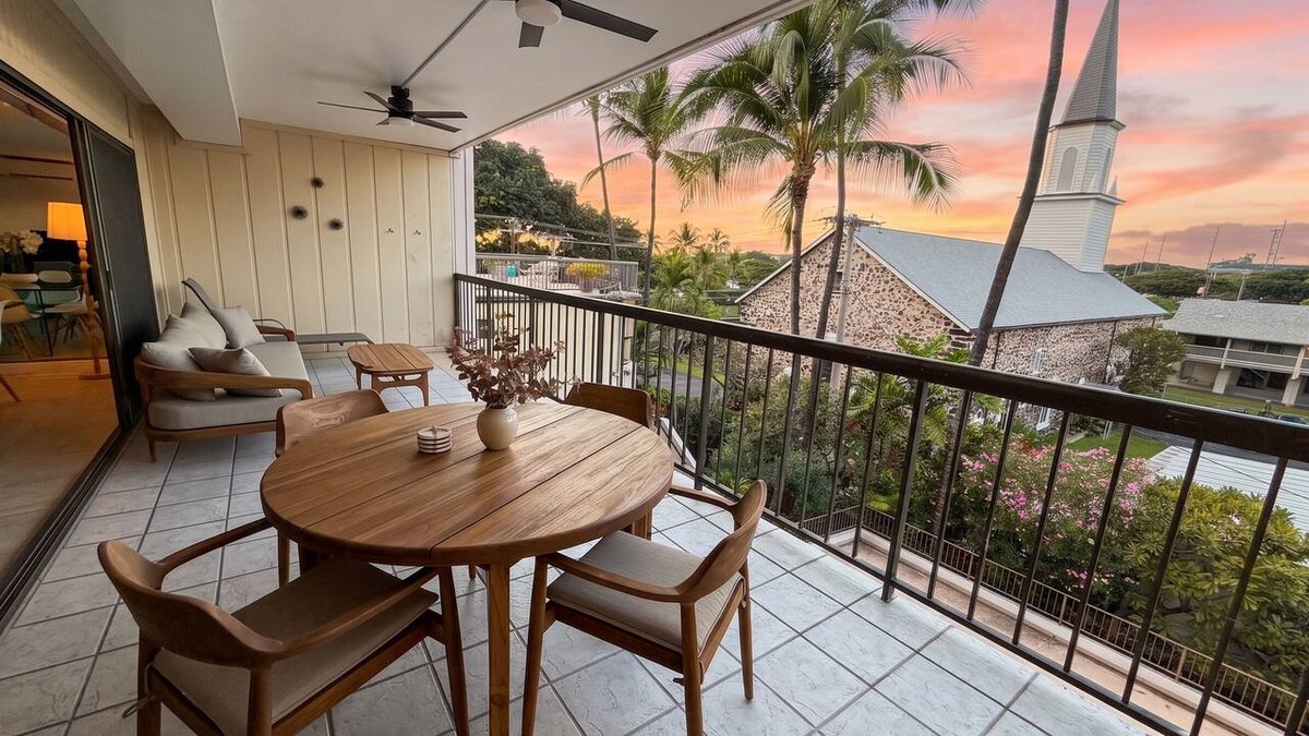 Historic Kailua Village Apartment | Peek-a-Boo Ocean View Condo in Kona - Walk to Beaches, Shops & Restaurants