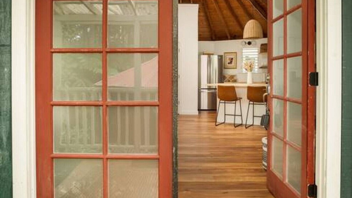 Volcano Cottage | Pele Cottage - Volcano Village Retreat