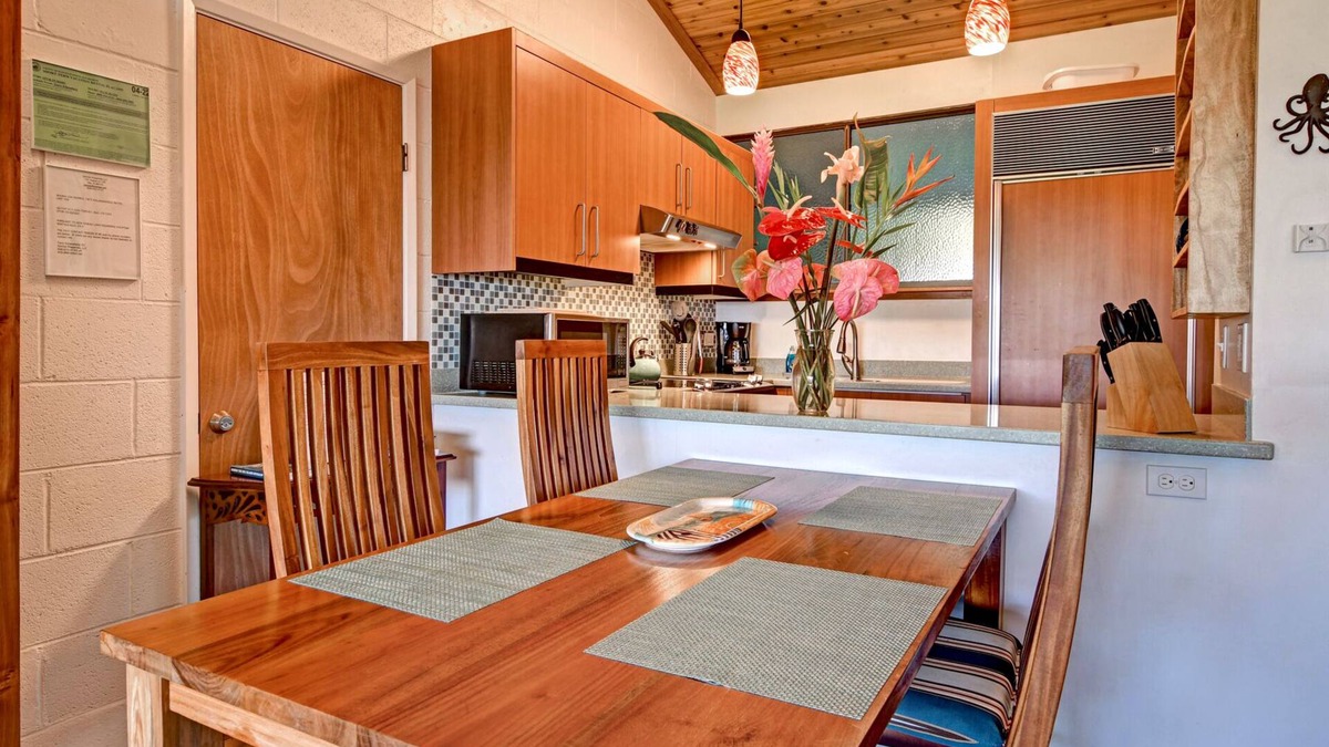 Hilo Condo | PENTHOUSE BEST VIEW Mauna Loa Shores the Ultimate Next to Beach Park