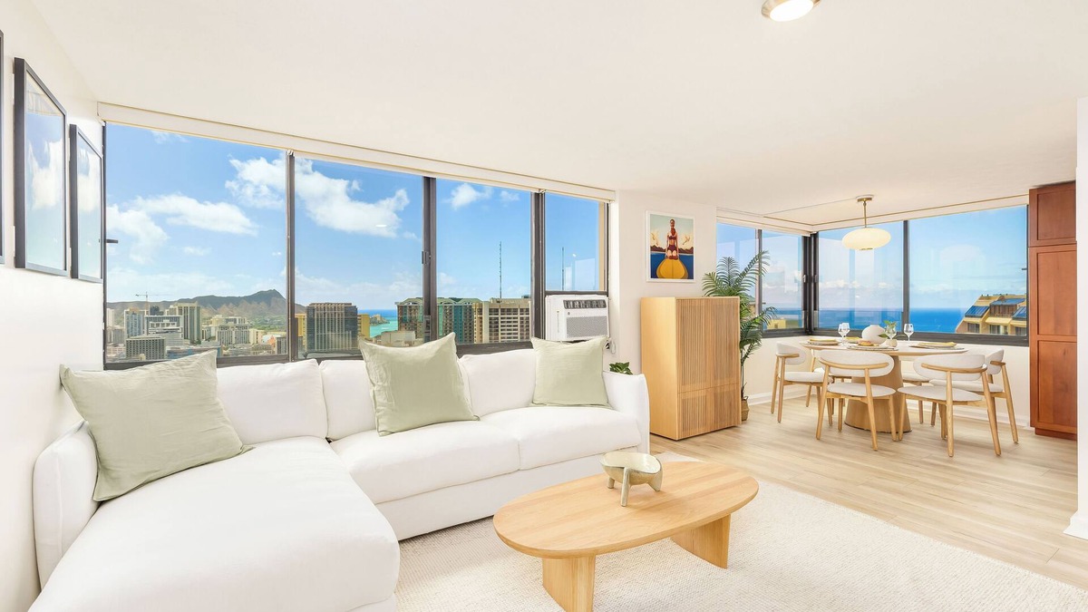 Waikiki Apartment | Penthouse Condo with Ocean & Diamond Head Views at The Windsor