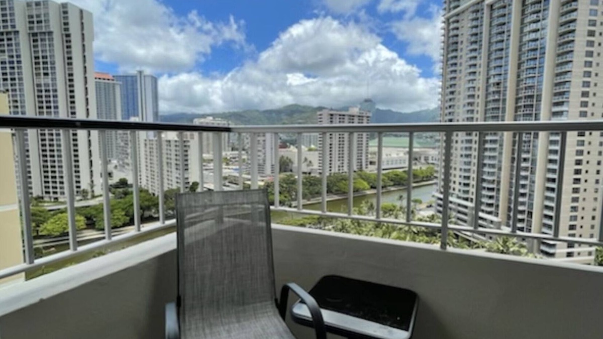Waikiki Condo | Penthouse Studio in Waikiki - 25% Off Monthly Stays!
