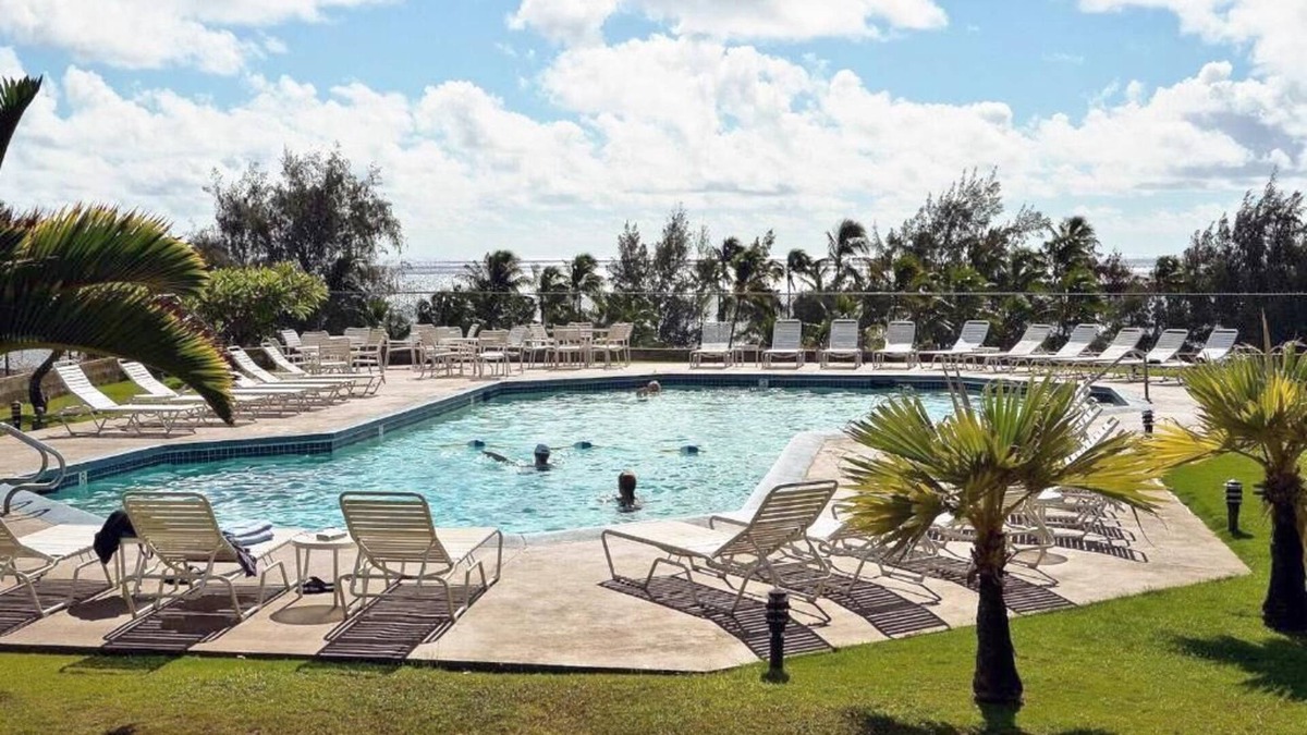 Nawiliwili Apartment | Perfect for Family! Relaxing Room, Kitchen, Onsite Pool, Close to Beach
