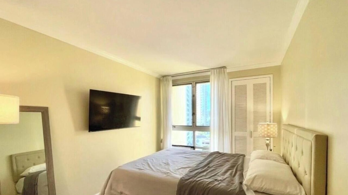 Ala Moana Condo | Perfect Ocean view 2-bedroom condo that’s centrally located near Ala Moana beach