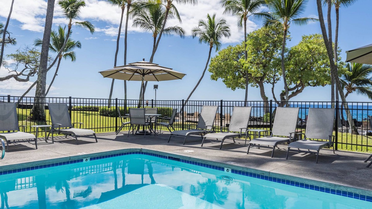 Kailua-Kona Condo | POPULAR ON OCEAN COMPLEX - GREAT AMENITIES, DISCOUNTS AND LOCATION!
