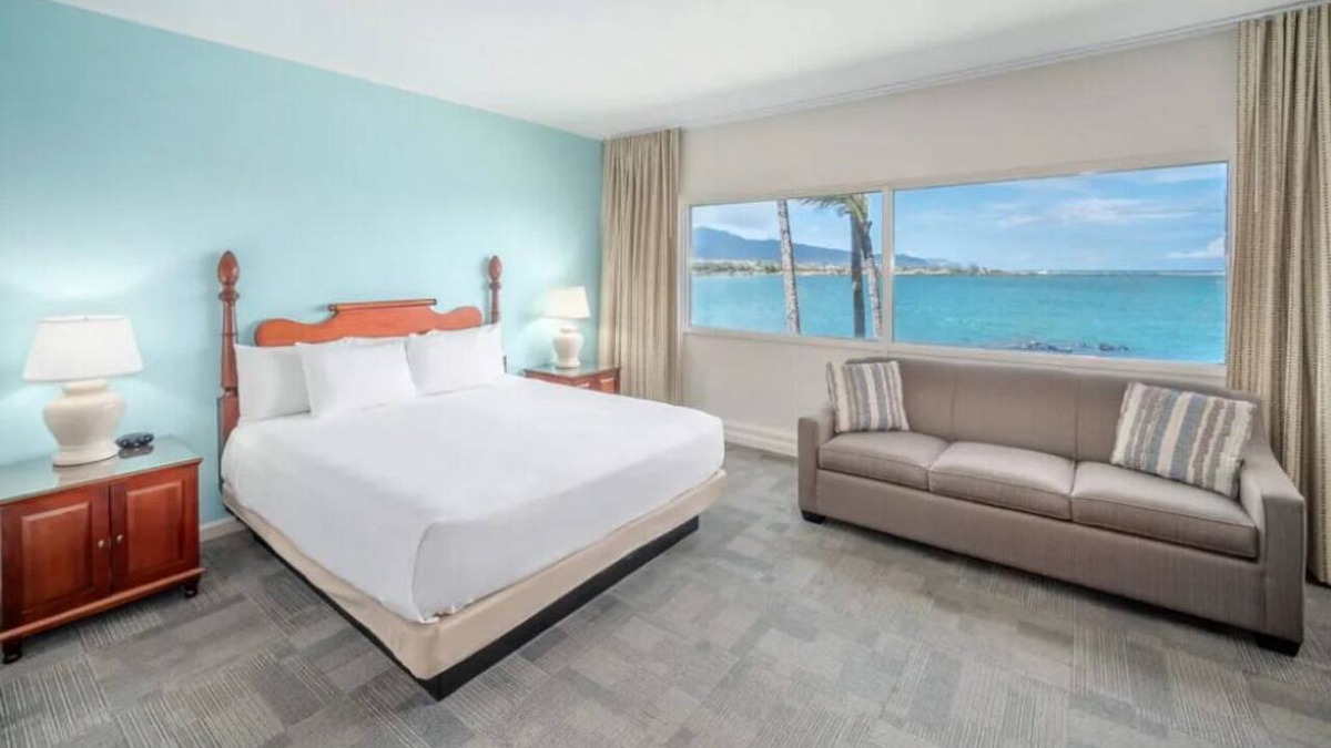 Kahului Hotel | Prime Location | Minutes from Kanaha Beach | Oceanfront w/Outdoor Pool Access