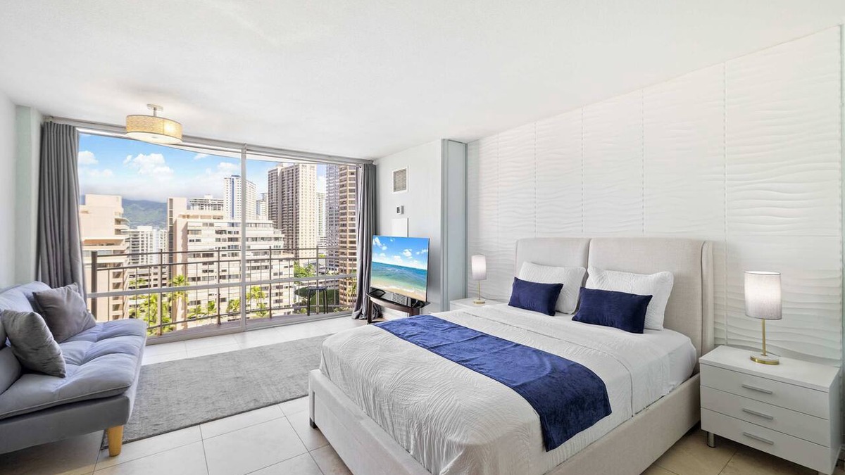 Waikiki Apartment | Prime Waikiki Stay – Steps to the Beach & Dining!