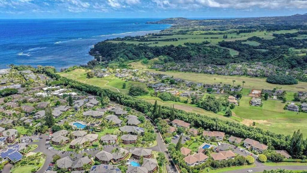 Princeville Condo | Princeville Duplex with Fast WiFi, AC, 2 Balconies & Pool