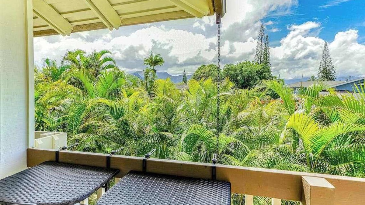 Princeville Apartment | Princeville Paniolo Studio 202B- Pool, AC, Laundry- Walk to Parks, Shops + Food