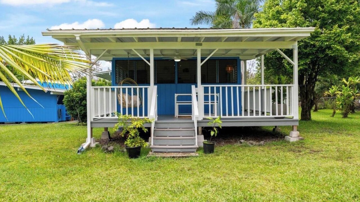 Keaau House | Private Gated Tropical Cottage Near Hilo & Pāhoa –Peaceful, Secure Island Escape
