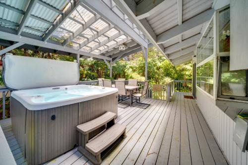 Volcano House | Private Hot Tub and Deck Tranquil Volcano Hideaway!