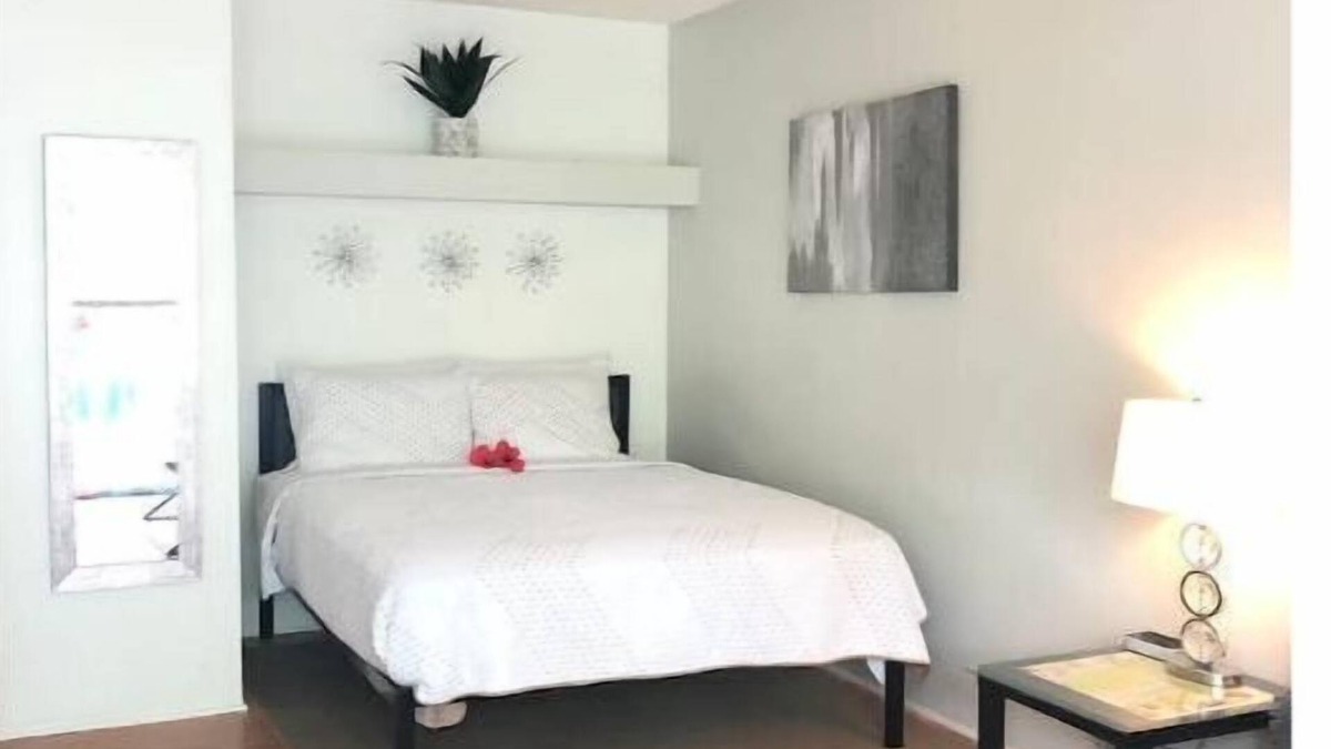 Historic Kailua Village Apartment | Private studio next to the beach