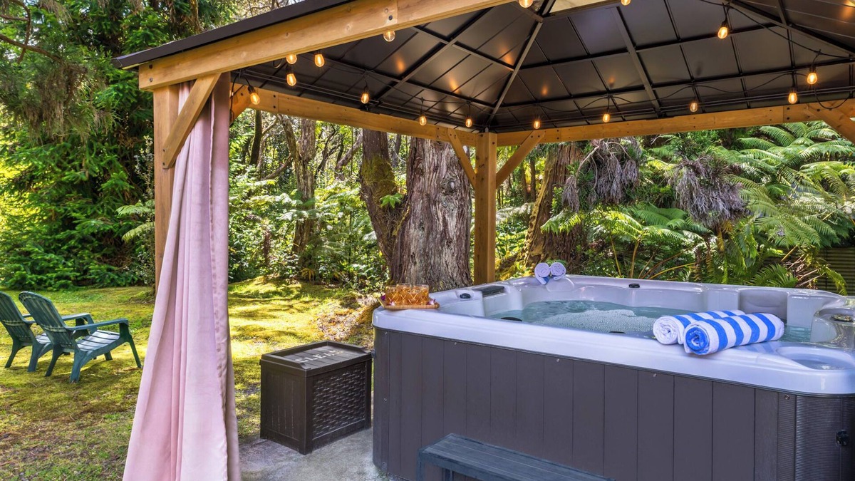 Volcano Cottage | Private Volcano Village Cottage