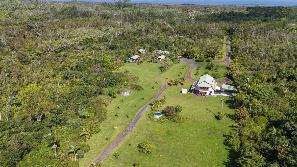 Pahoa House | Puna Rainforest Retreat Hot Spring-Ocean views on 20 acre Estate