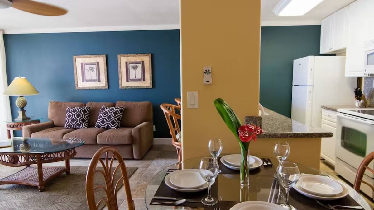 Historic Kailua Village Resort | Raintree Kona Reef, Hawaii Timeshare Rental